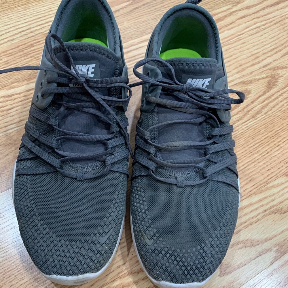 Nike Tennis Shoes